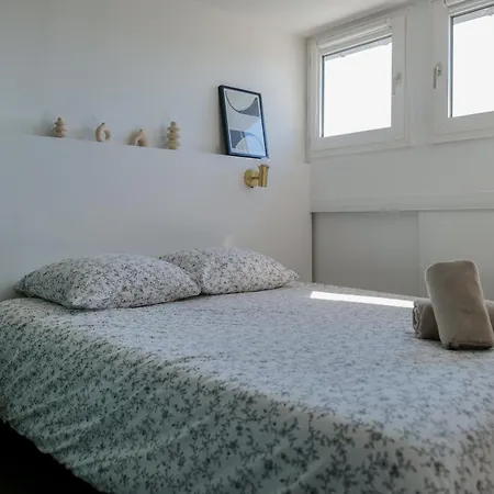 Apartamento Face Eglise Saint Joseph Angers- 2 Personnes