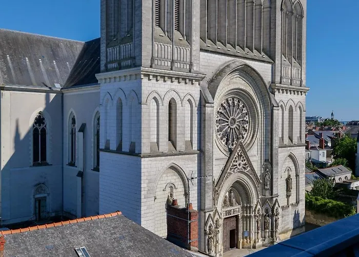 Apartamento Face Eglise Saint Joseph Angers- 2 Personnes Angers