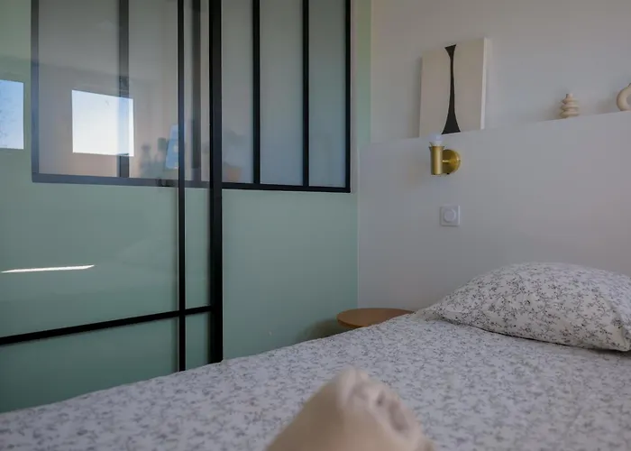 Face Eglise Saint Joseph Angers- 2 Personnes Angers