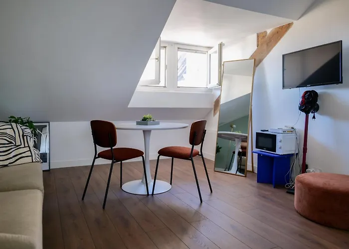 Face Eglise Saint Joseph Angers- 2 Personnes